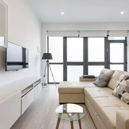 Charming Loft B شقة *