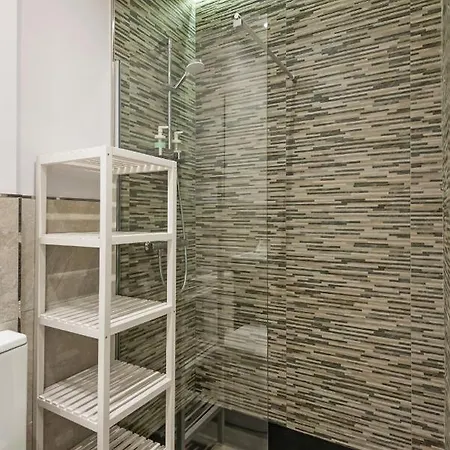 Charming Loft B شقة مالقة